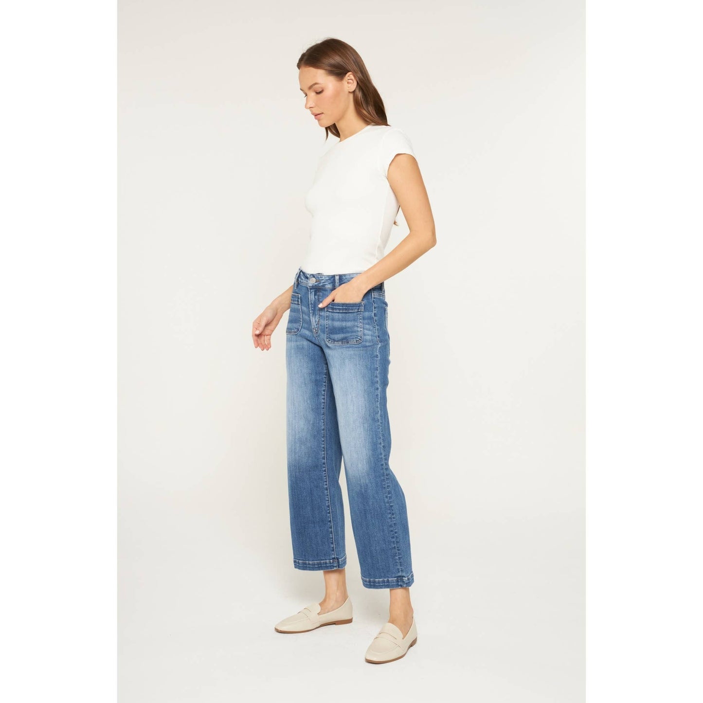 HIGH RISE CROPPED WIDE LEG Jeans WITH PATCH PKT
