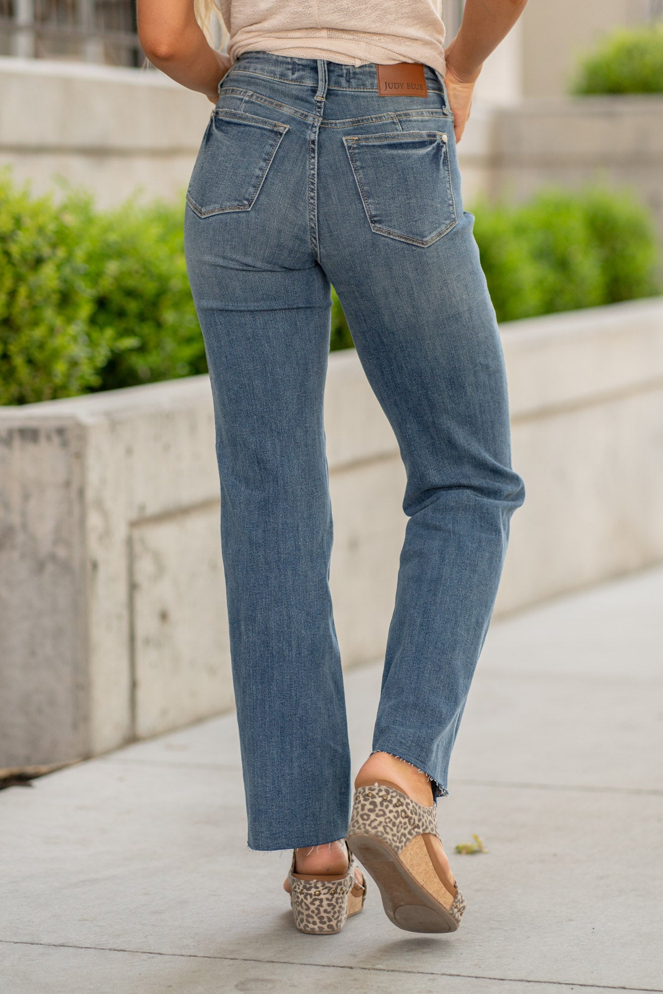 Mid-Rise Tummy Control Vintage Straight Judy Blues