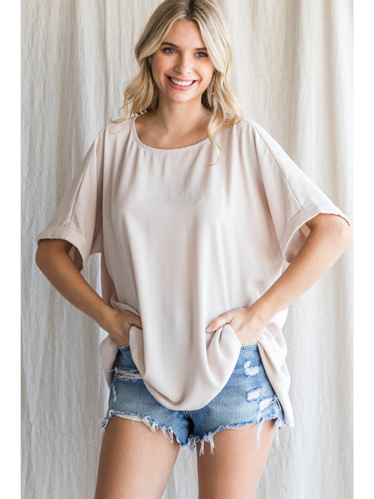 Solid boxy top with a scoop neckline, short sleeve