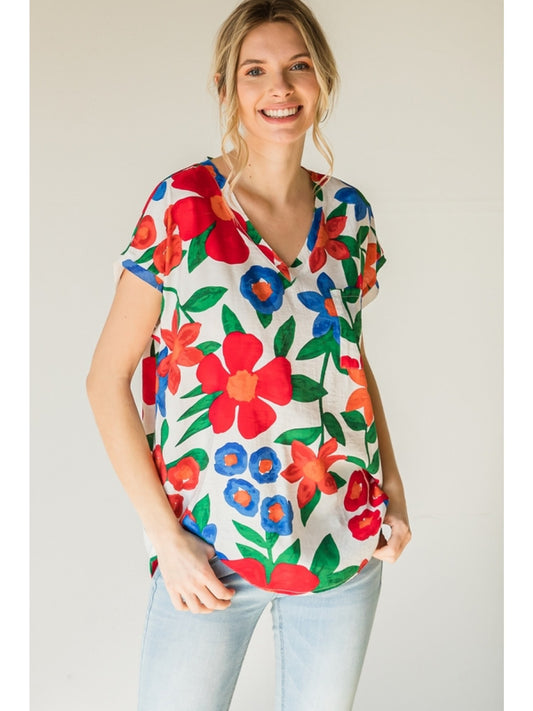 Floral print top with a V-neckline with short sleeves